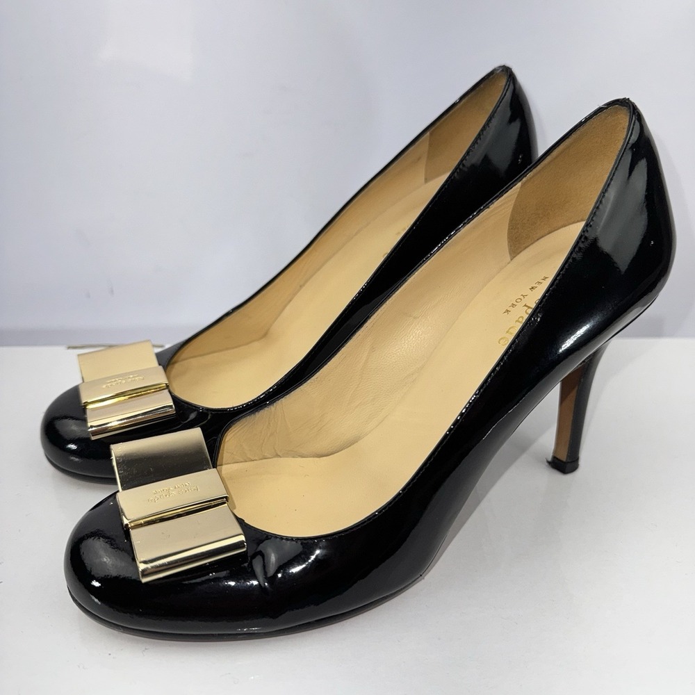 Kate Spade New York Patent Leather Heels Vero Cuoio w/ Gold Bow Sz 6.5 B